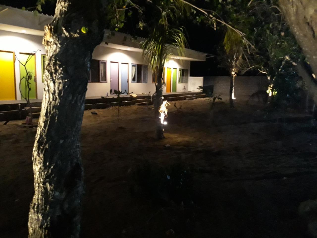 Bujang Lapuk Hostel Sekotong Exterior photo